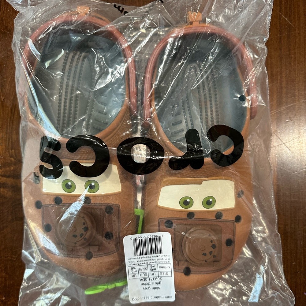 Brand new in bag, Mater Crocs classic clog size m6/w8